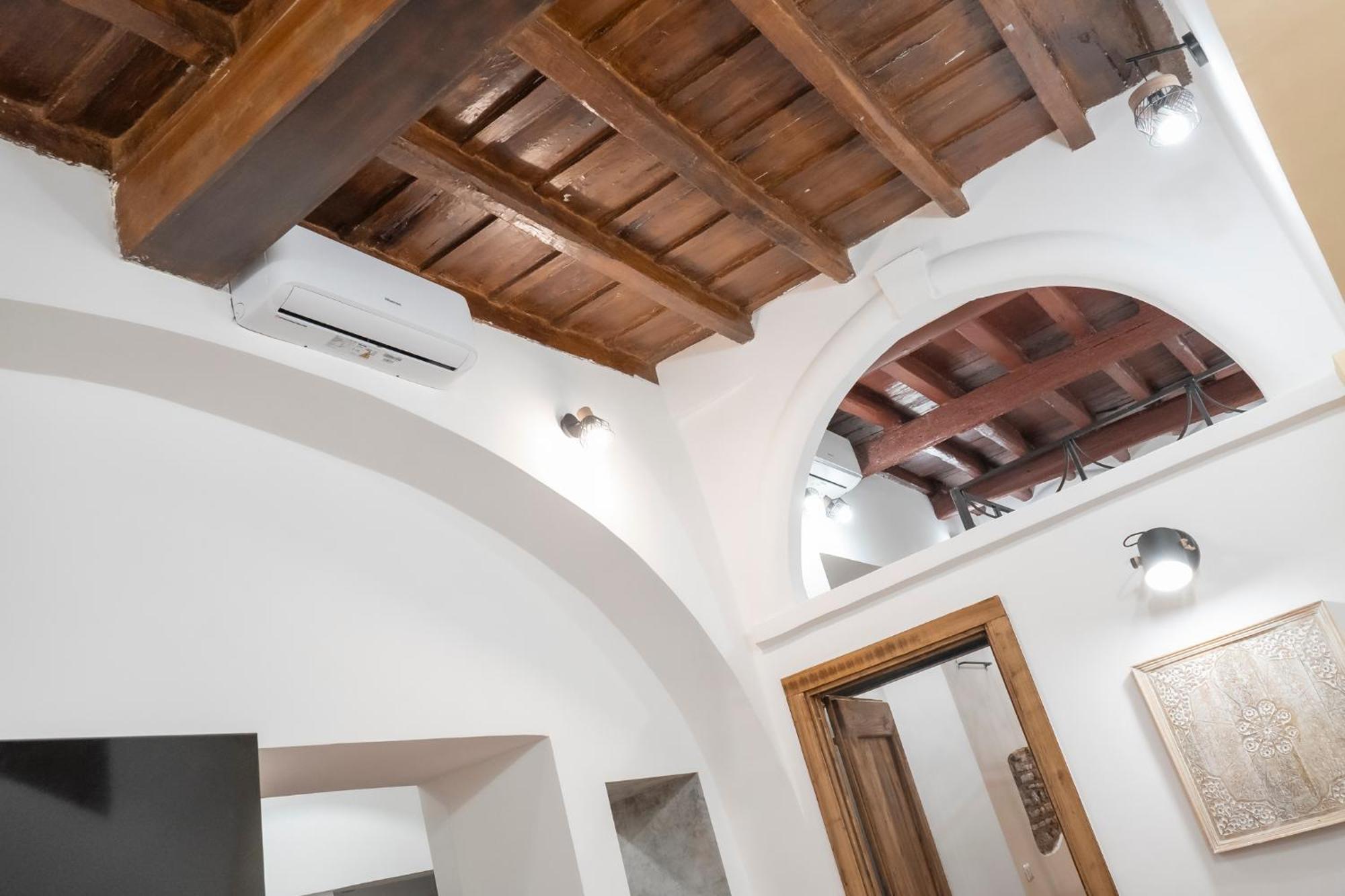 Domus Castle Colosseum - Rione Monti โรม ภายนอก รูปภาพ